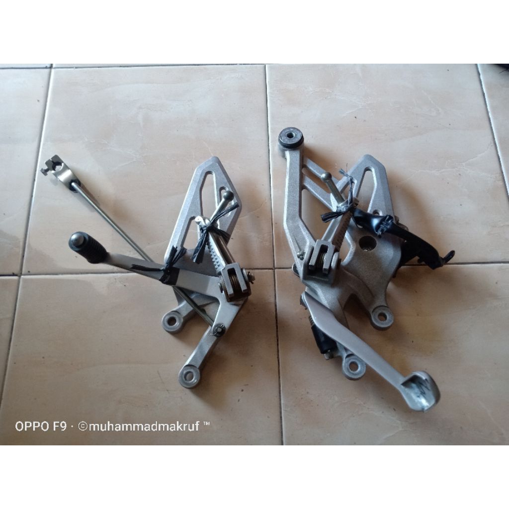 Footstep Depan R15 V3 V4 R15M original copotan pnp MT15 XSR R25 MT25