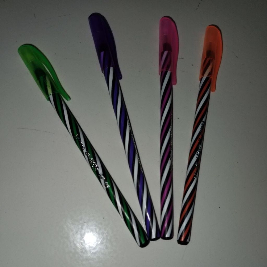 

pulpen/pena Osaka (1 pcs) hitam