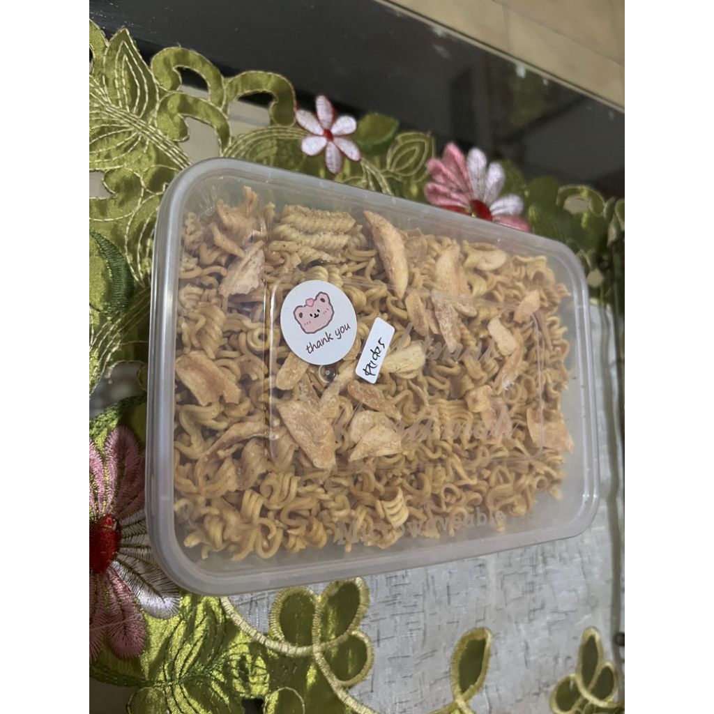 

MIE KRIUK RASA PEDAS