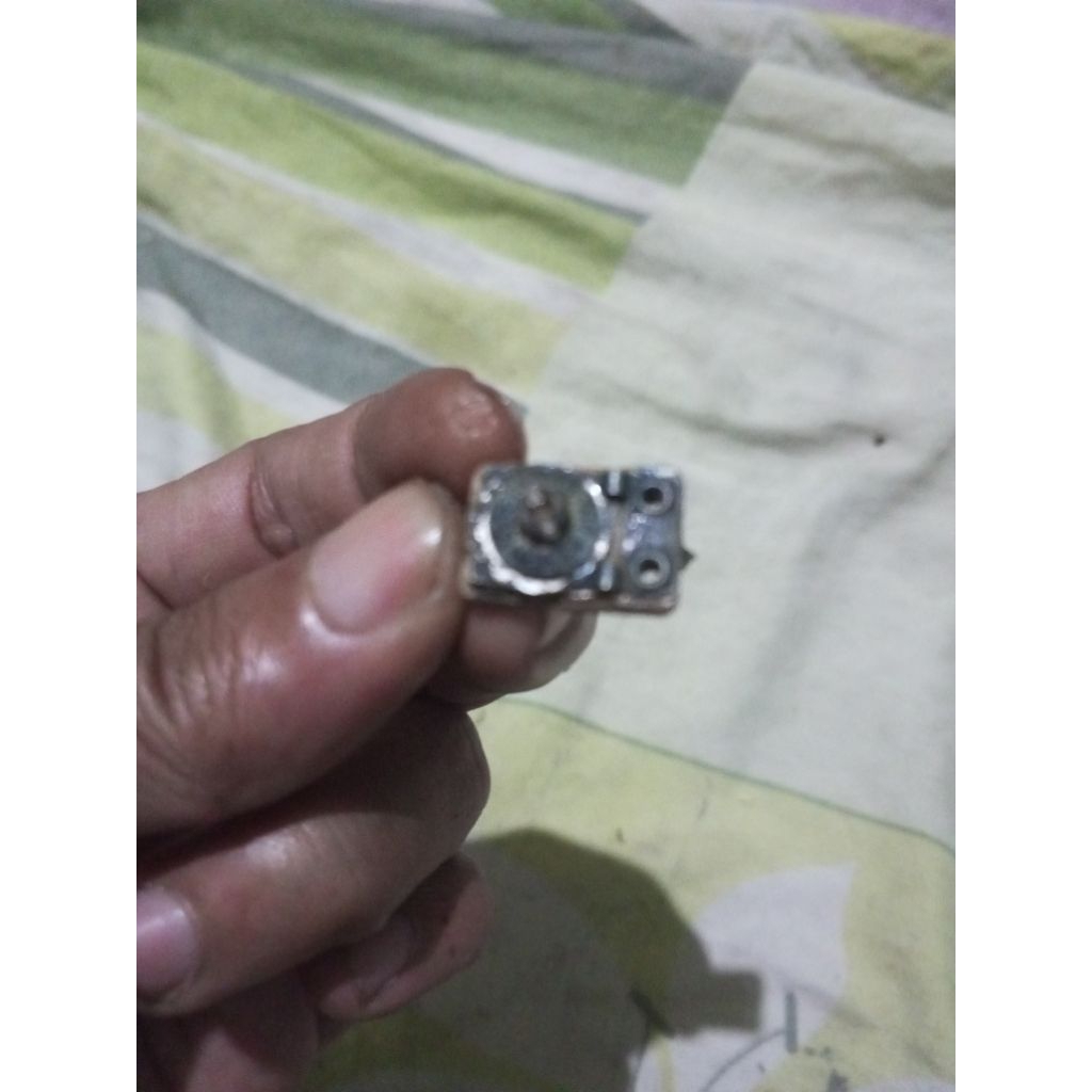 Trimer jadul kondisi masih oke dan bagus....trimer elektronik variabel....