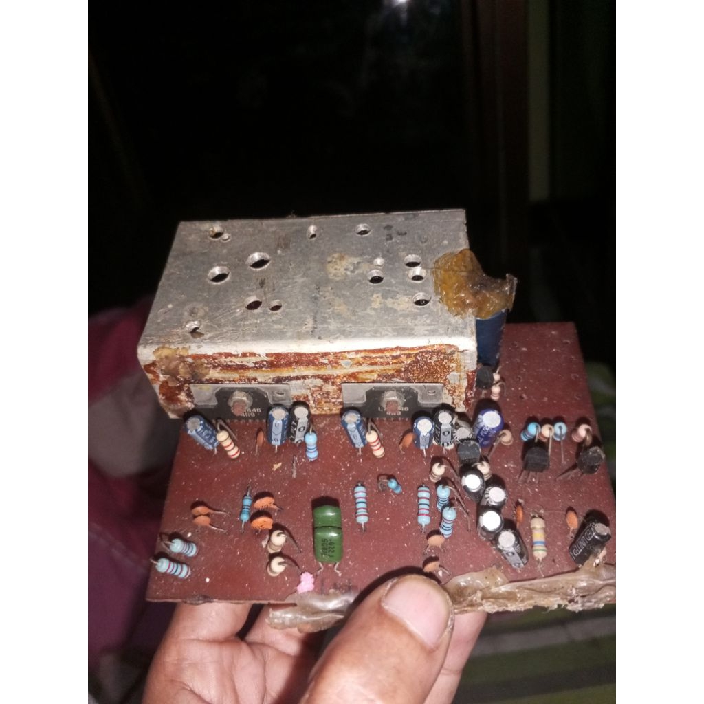 Kit bekas untuk ampli TOA atau speker corong...stereo out put..