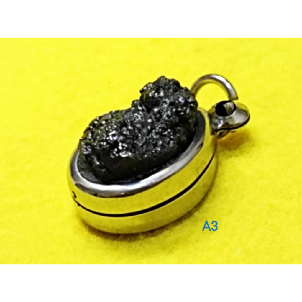 Leklai Maha Ut E3 / Lp Somporn