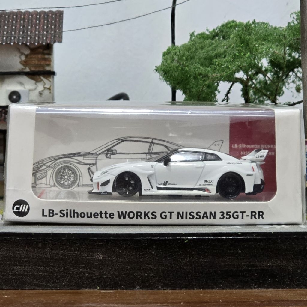 CM Model Nissan GTR 35 LBWK Putih