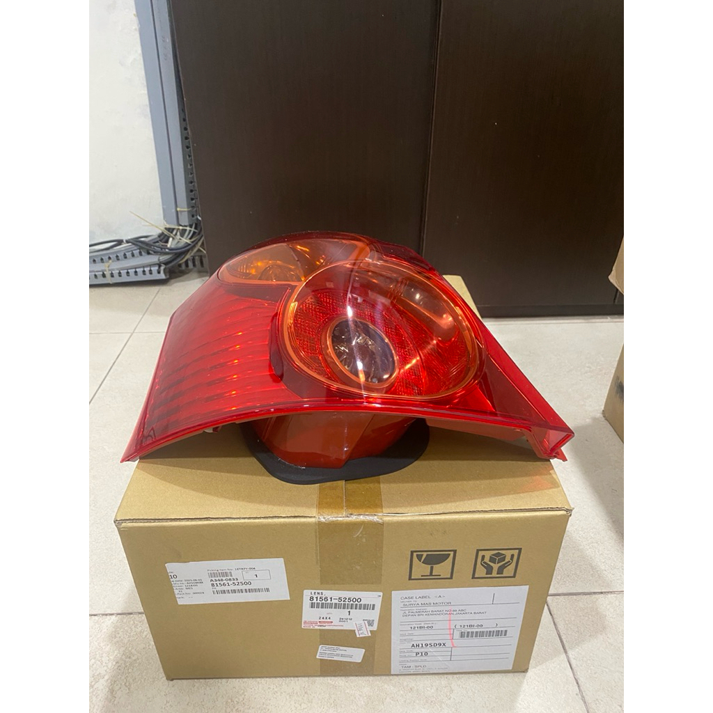 SAGA | Lampu Stop Yaris 2012-2013 Lampu Belakang Kiri Yaris 2012-2013 Original 81561-52500