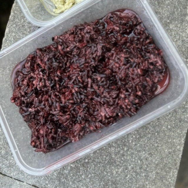 

Tape ketan Hitam 1.000 gr (berat bersih 1 kg)