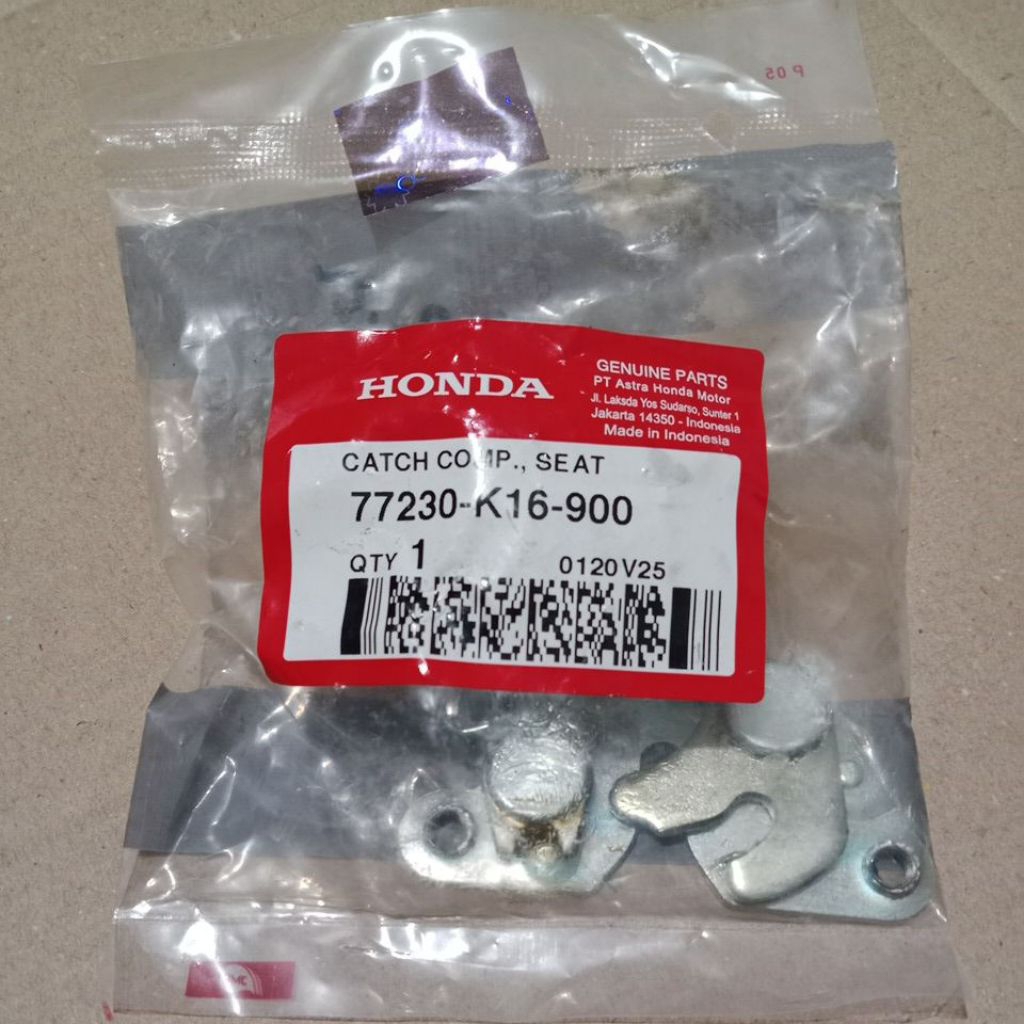 AHM 77230-K16-900 Lawan engsel kunci jok sadel ScoopyFi,ScoopyeSP,Vario110Fi