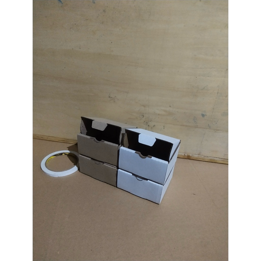 

KARDUS 10x10x5 DIE CUT HUSUS BANDUNG / INSTAN