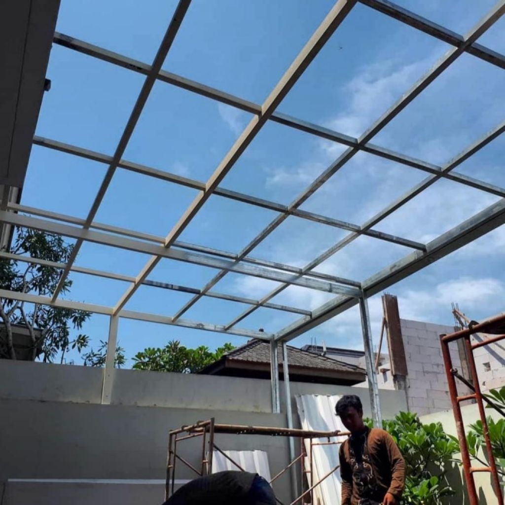 Kanopi kaca rangka besi holo