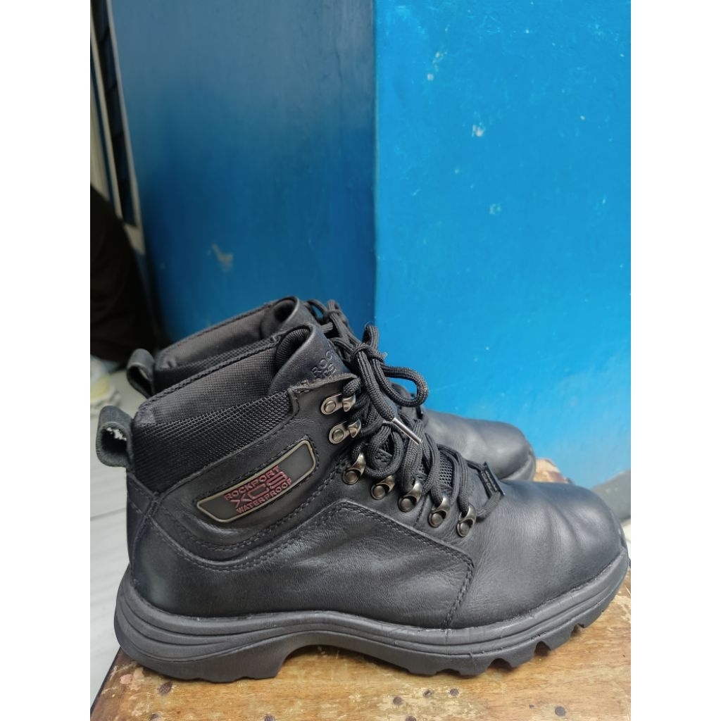 Sepatu outdoor second Rockport XCS size 41