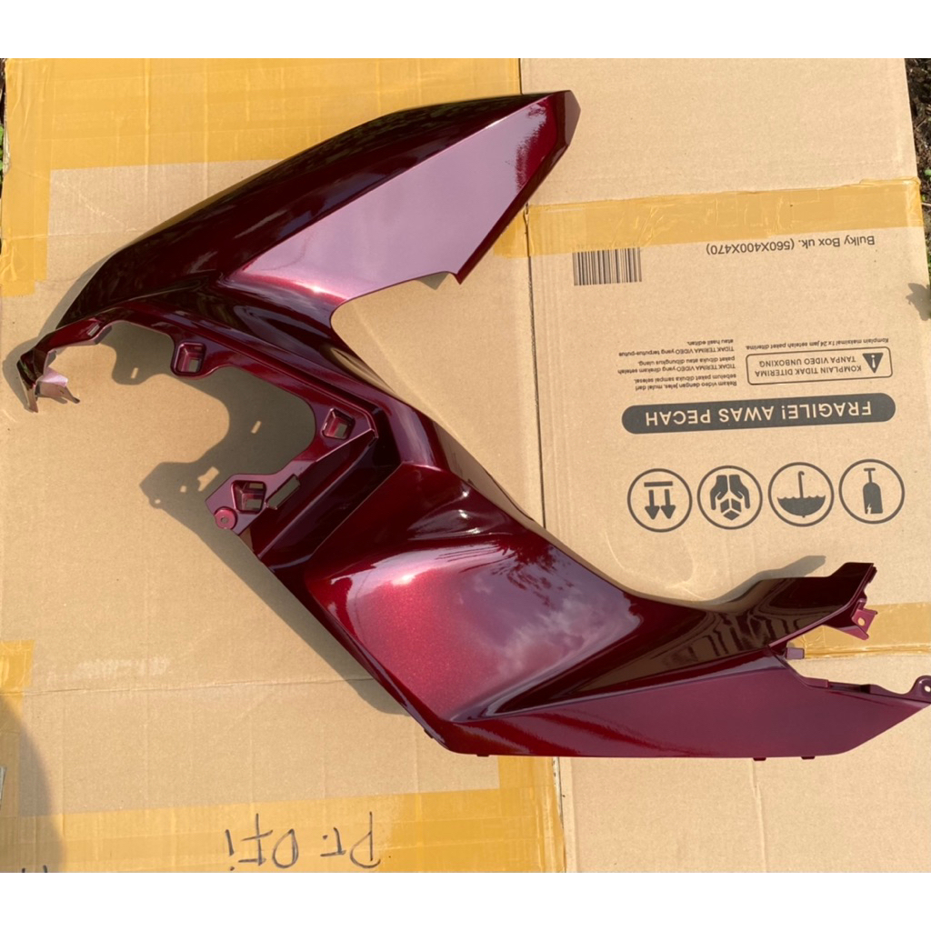 Cover RL Front side sayap depan samping kanan atau kiri PCX 160 new K1Y tahun 2025 Merah maroon road