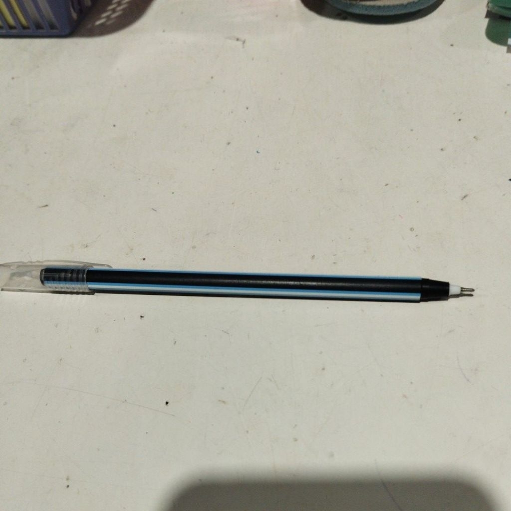 

bolpen hitam
