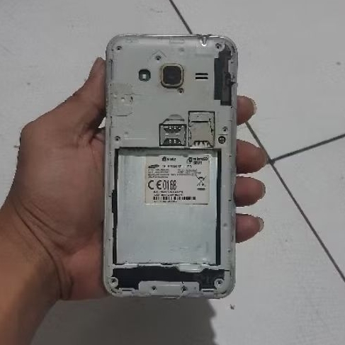 Hp Minus Samsung Galaxy J320G 2016 Baca Diskripsi