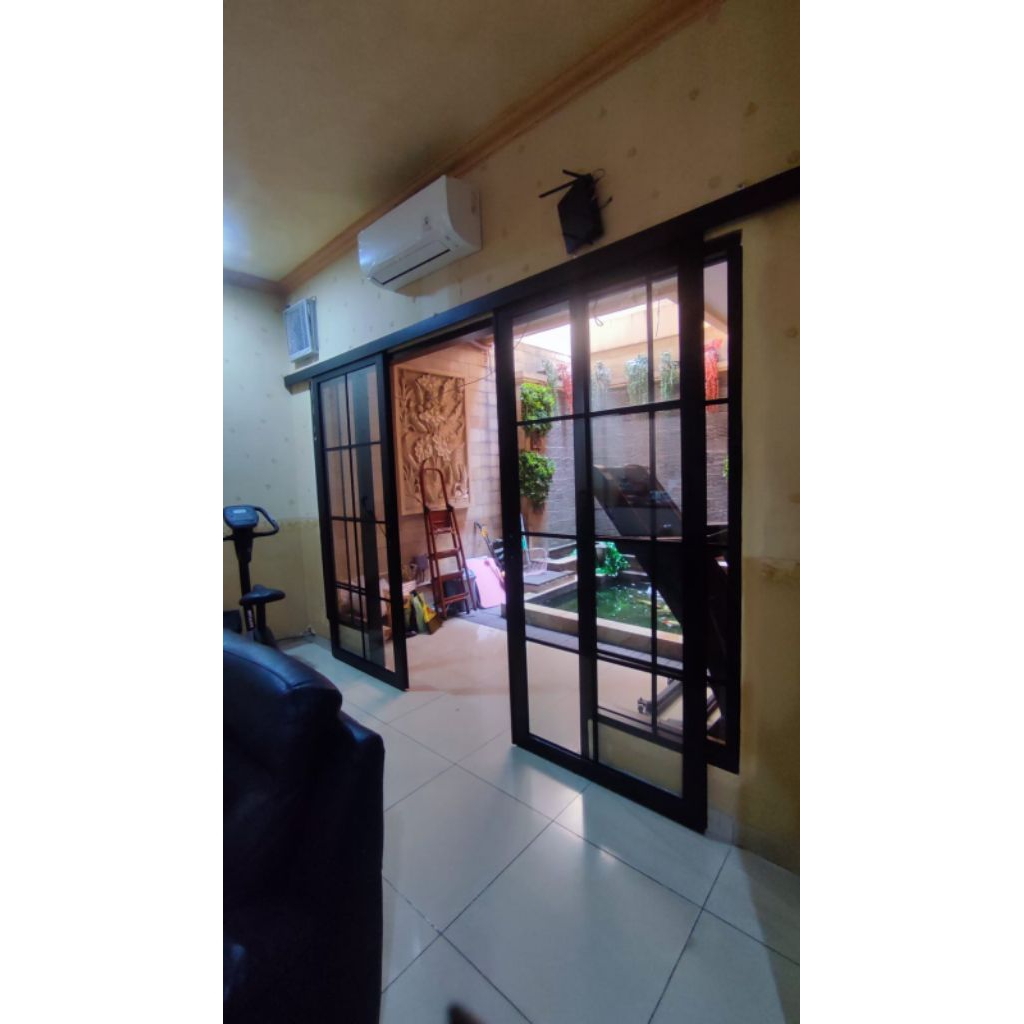 pintusliding kaca almunium pake list ornamen cocok buat pintu  ruko utama