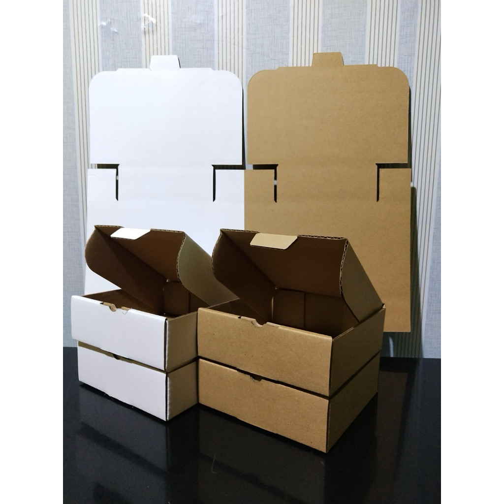 

kardus die cut 20x20x5 husus instan BANDUNG