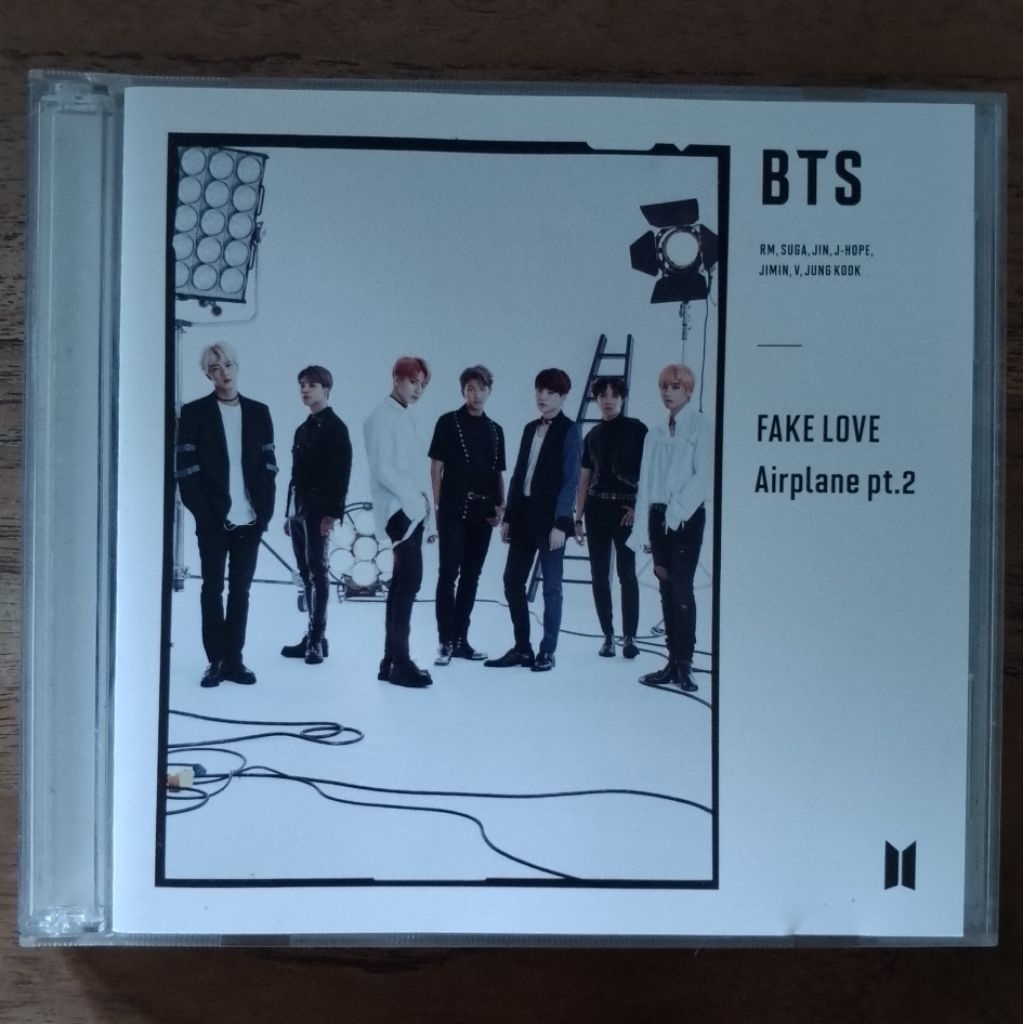 CD ep + DVD BTS - Fake Love / Airplane pt. 2 (Import Japan)