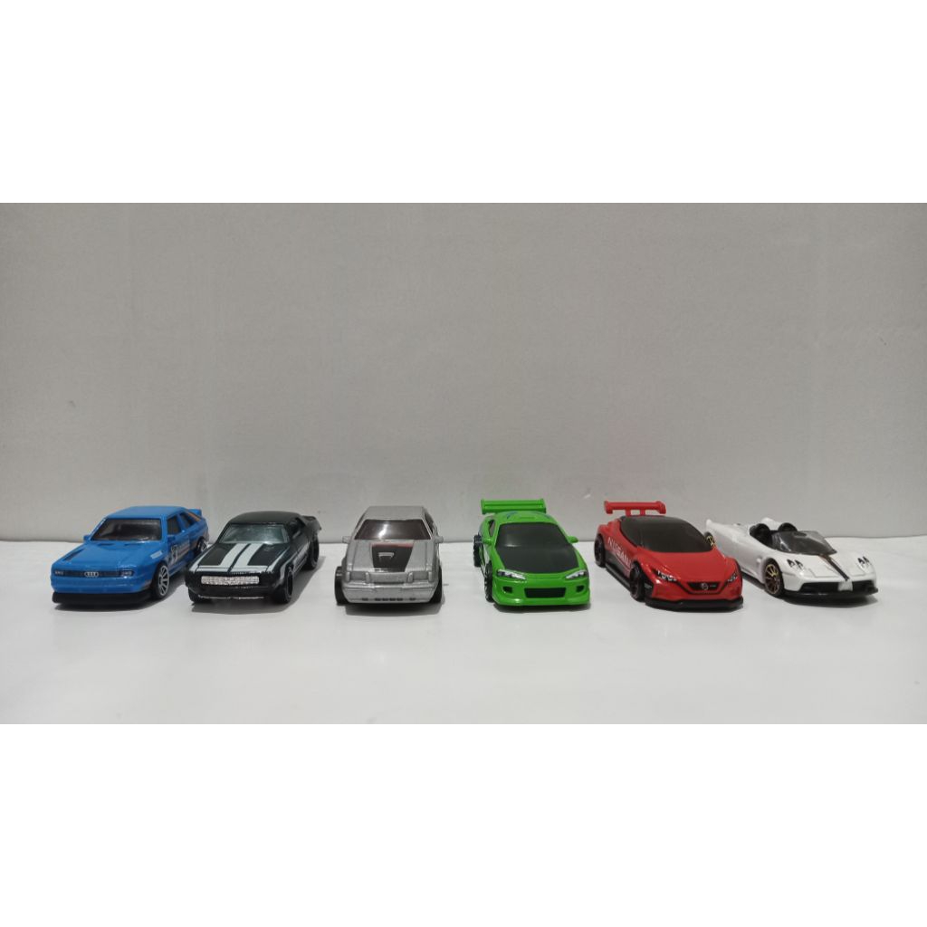 Hot Wheels & Rak Display (Bekas)