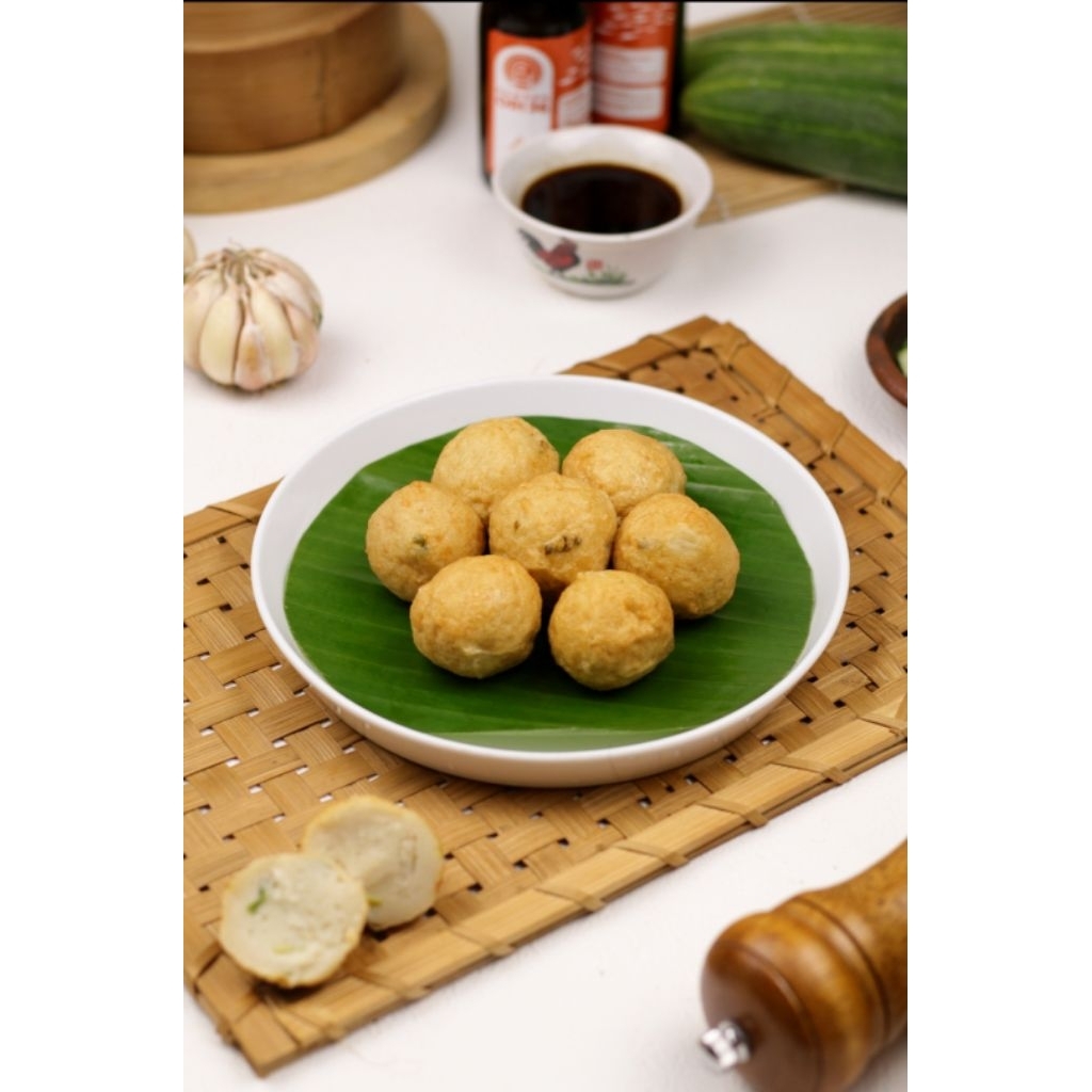 

PEMPEK palembang adaan isi 5 pcs pempek premium ikan tenggiri