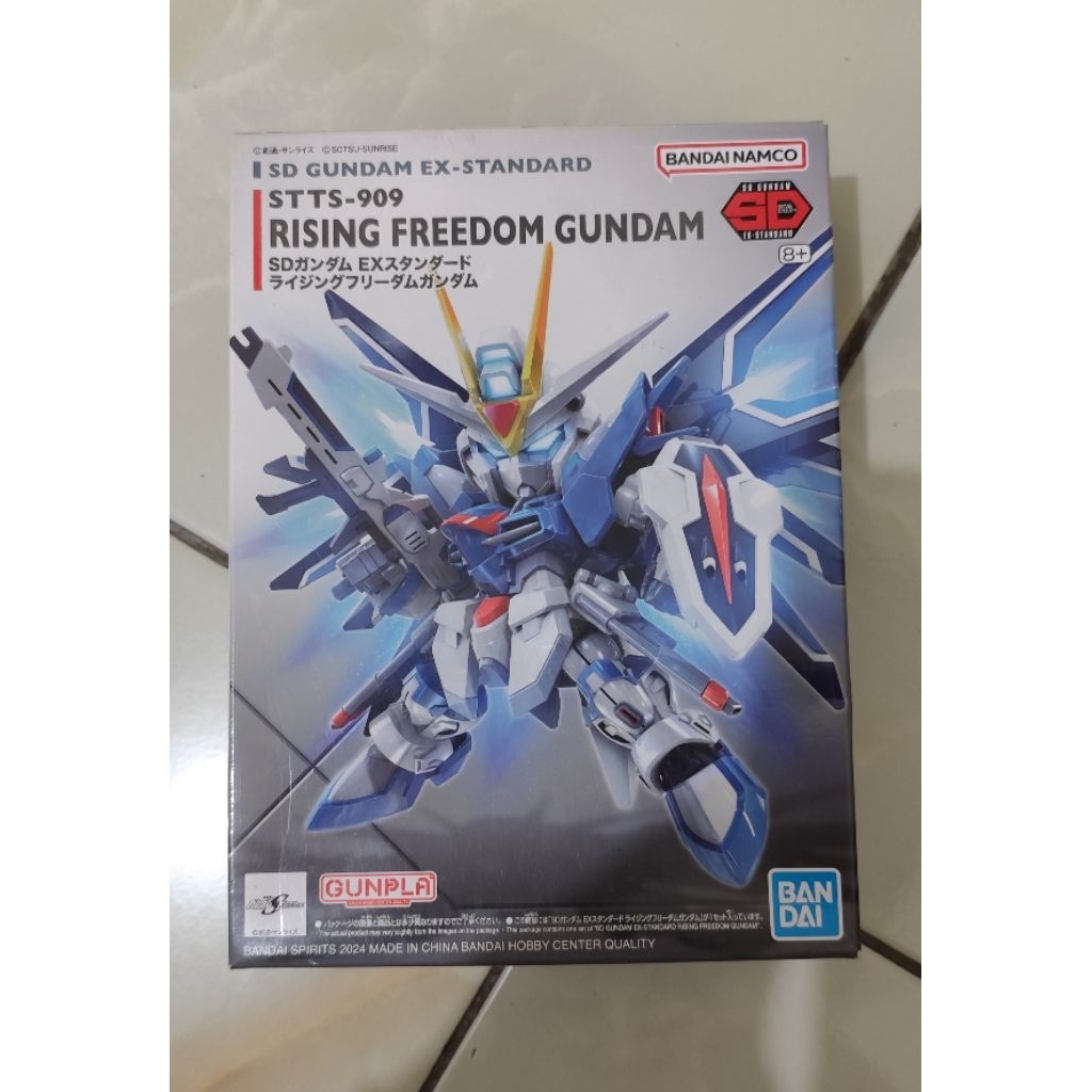 SD Gundam Ex-Standard Rising Freedom Gundam