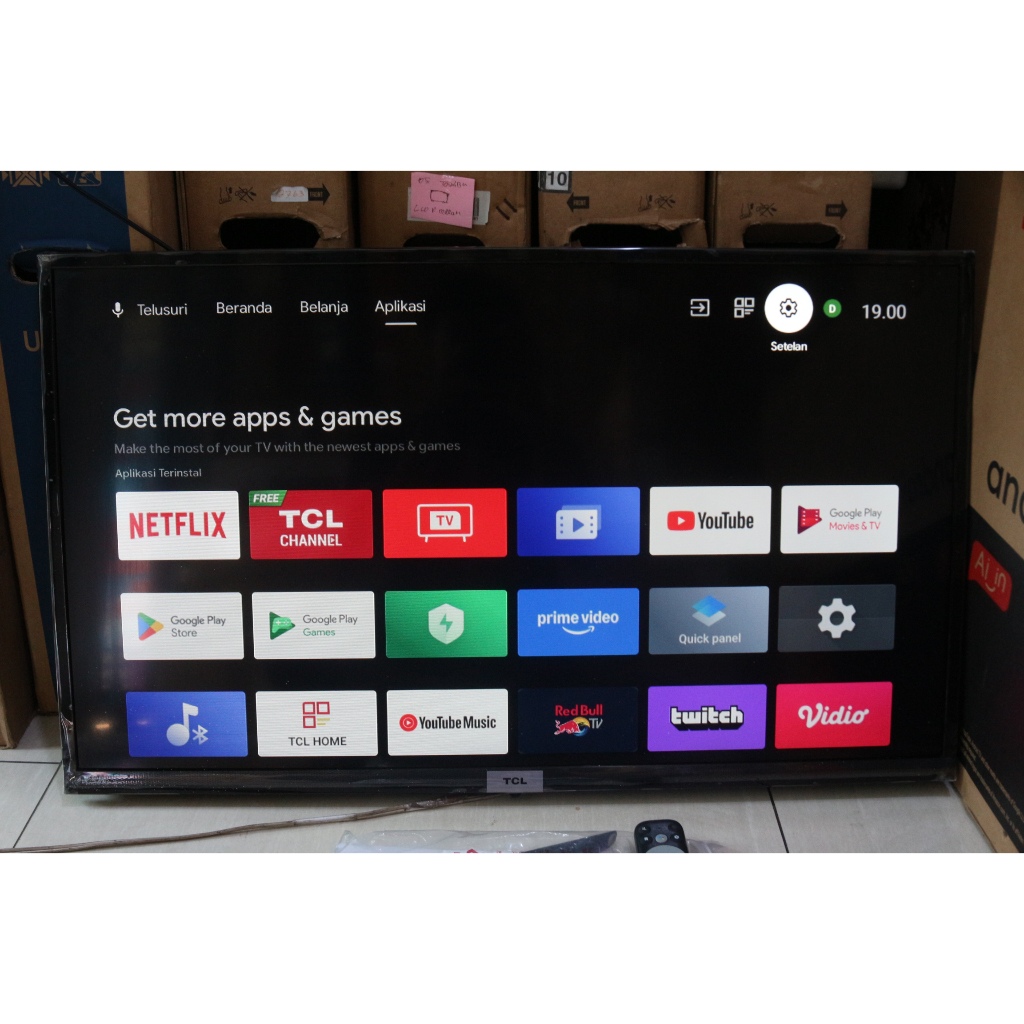 [+free palet kayu] SECOND TV TCL 32 INCH ANDROID TV REMOTE VOICE GOOGLE PLAY YOUTUBE WIFI NETFLIX NO