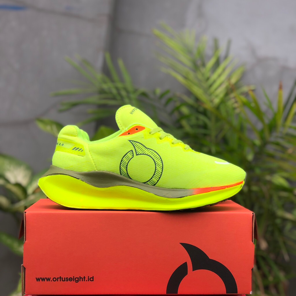 sepatu hijau stabilo ringan