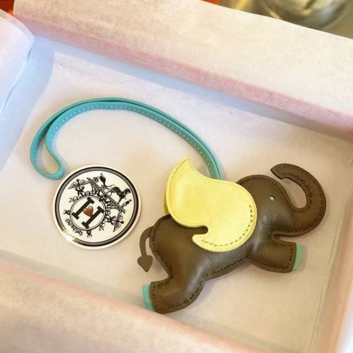 Pre Order 2 Weeks Gantungan Tas Model Gajah Lucu Kulit Asli Handmade Aksesoris Tas Wanita Unik Gantu