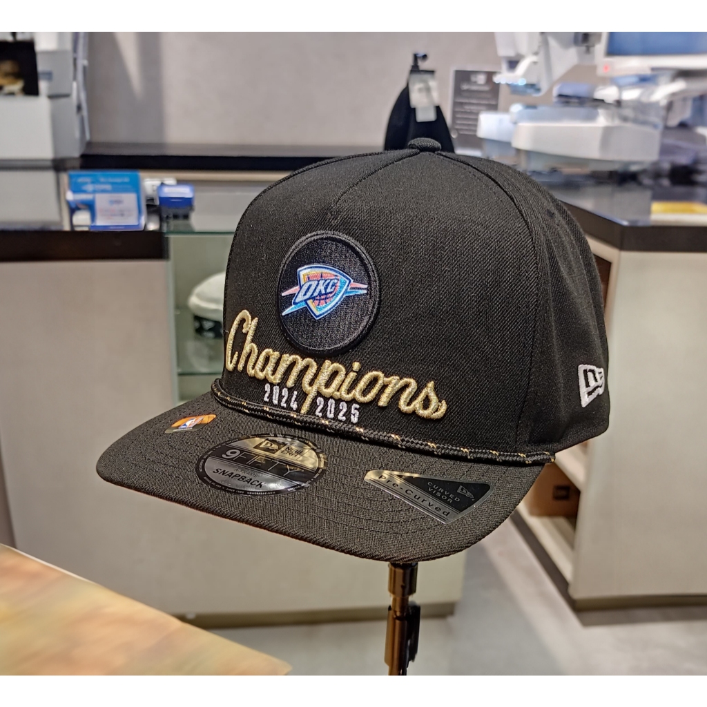 Topi New Era 9Fifty A-Frame Oklahoma City Thunder NBA Champions 2025 Snapback Cap