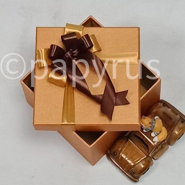 

PAPYRUS 15x15 Tinggi 5cm Kotak Kado Gift Box V3