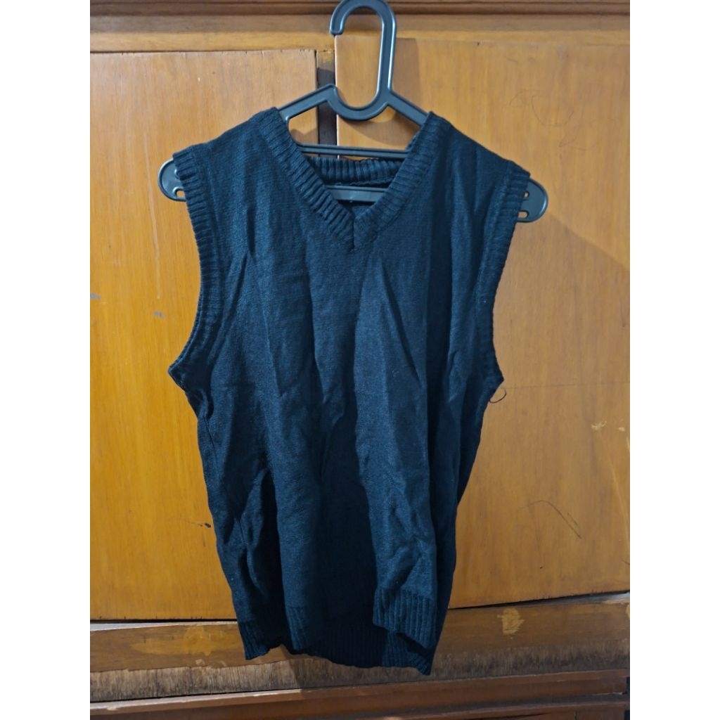 vest preloved hitam