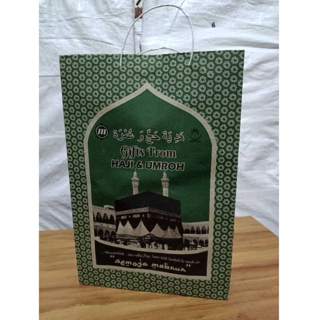 

PAPER BAG KADO TAS OLEH OLEH HAJI DAN UMROH GROSIR READY STOK SIAP KIRIM
