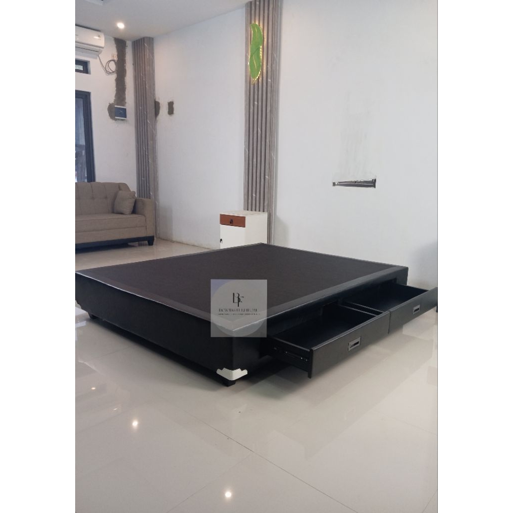 Dipan Divan Laci Tanpa Sandaran