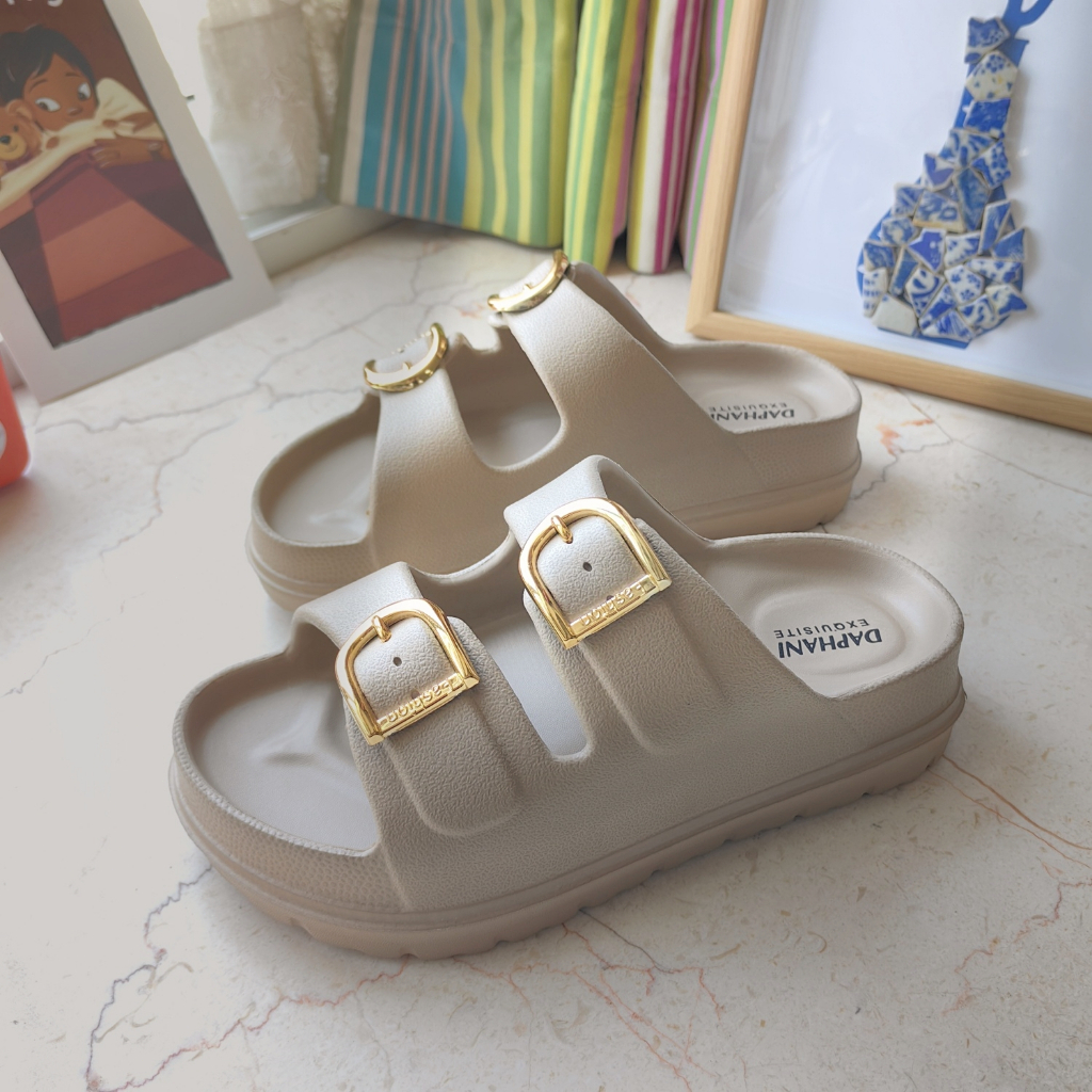 Sandal Sepatu Wanita Kekinian Harian Sandal Wanita Elegan Simple Mewah Santai Sandal Platform Wanita