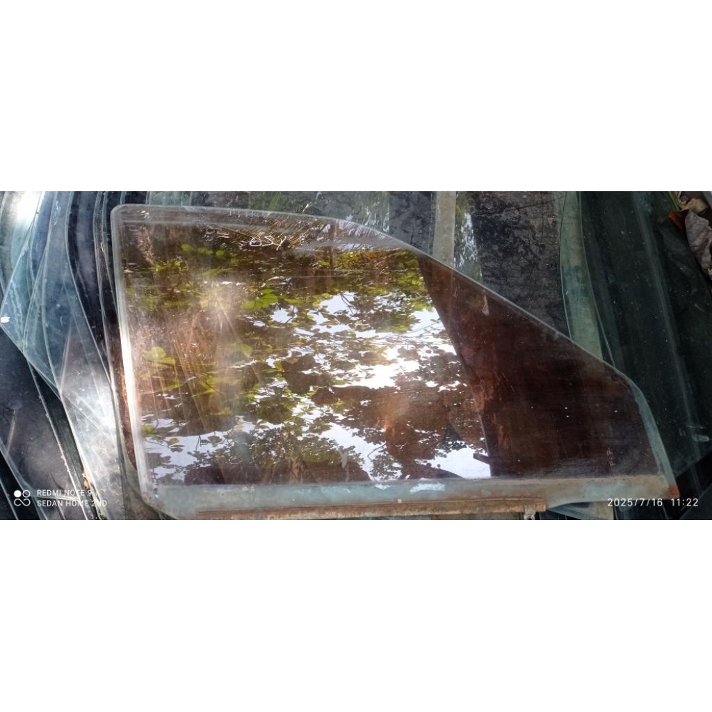 kaca depan kanan daihatsu classy