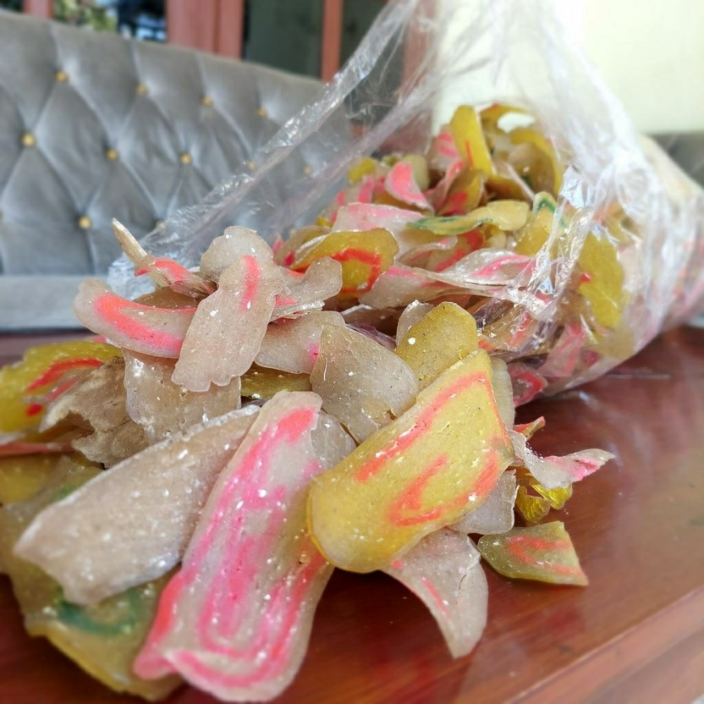 

Oleh-Oleh Khas Kediri Krecek Mentah Krupuk Bawang Panjang Kerupuk Godok Opak Iris Warna Krecek Krupuk Melarat