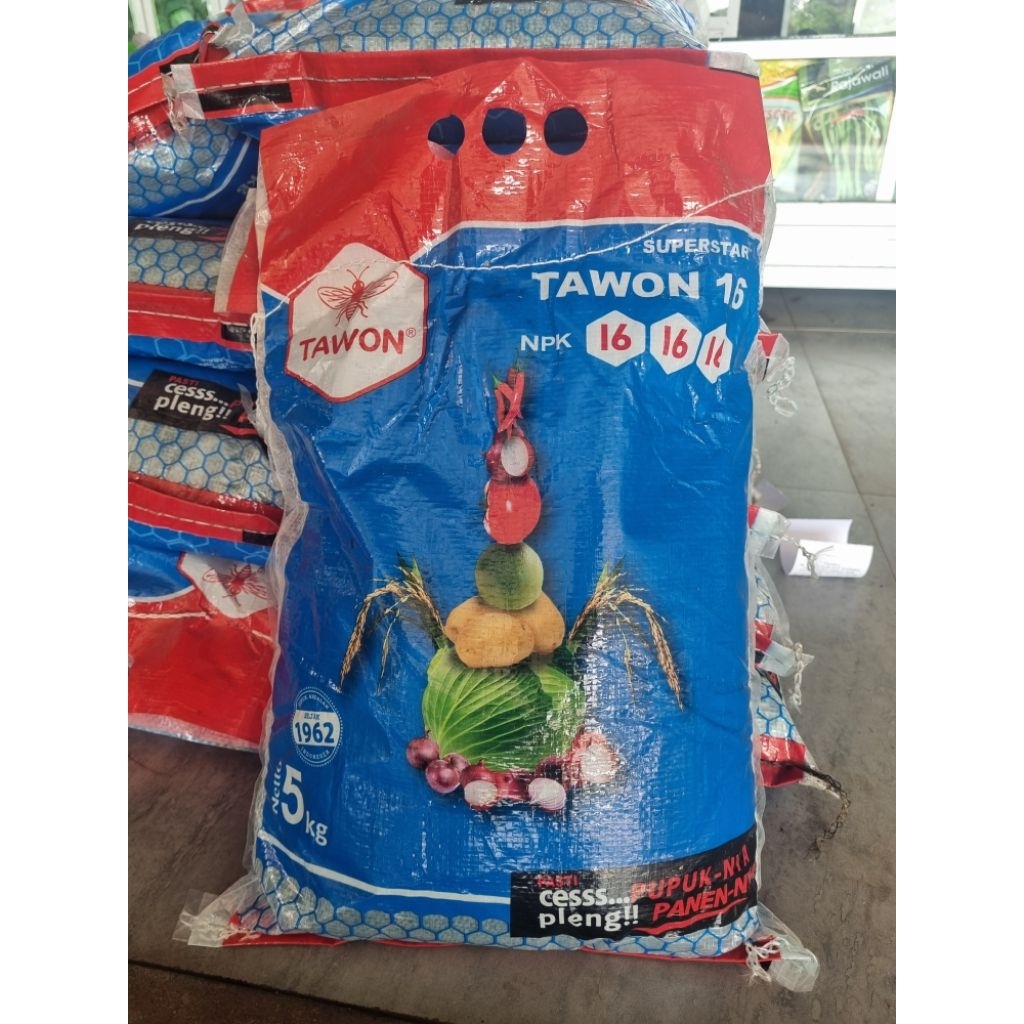 Pupuk 16 16 16 Tawon 5kg