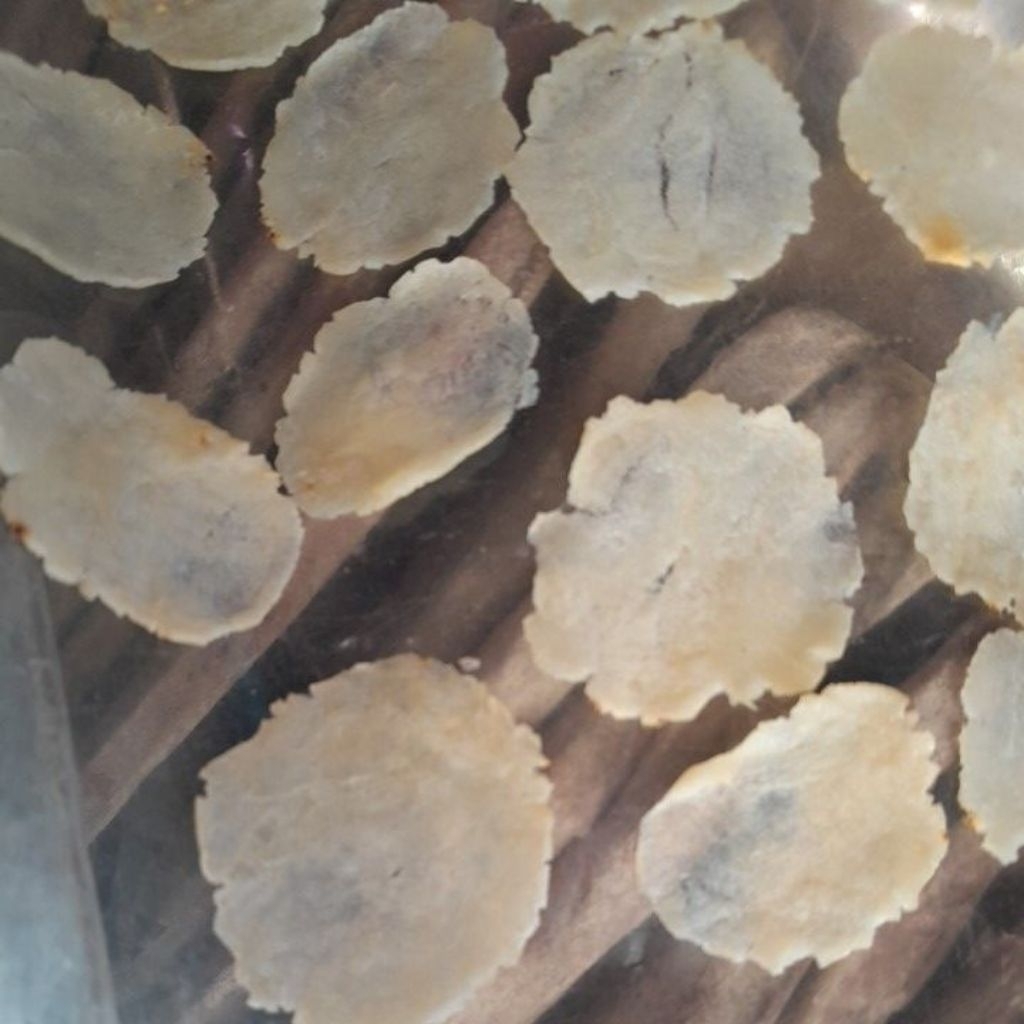 

emping mlinjo buatan sendiri khas kebumen