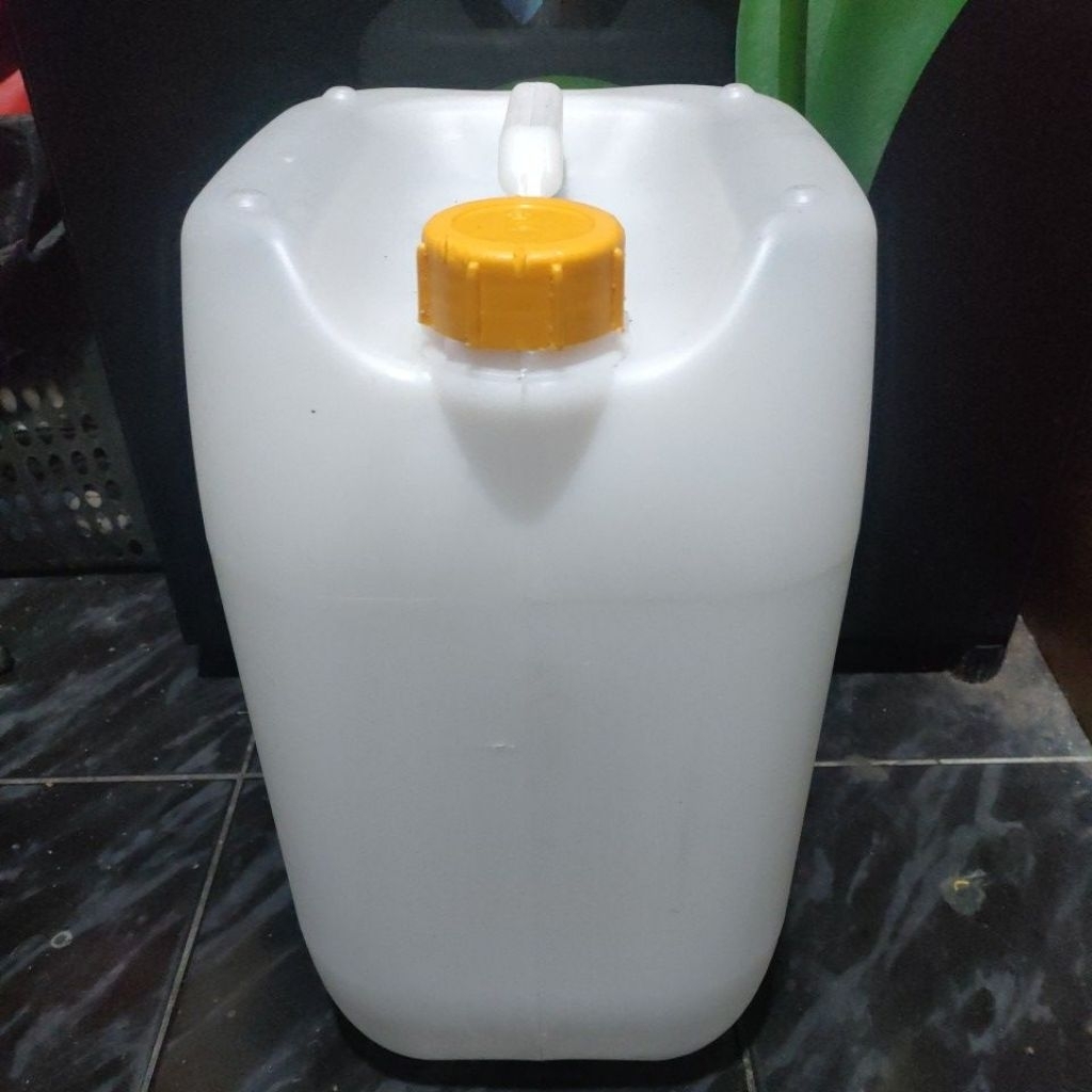 Jerigen 20 Liter bekas bersih