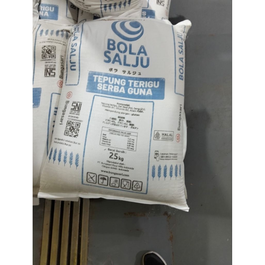 Karung plastik 25 kg ( bekas tepung terigu)