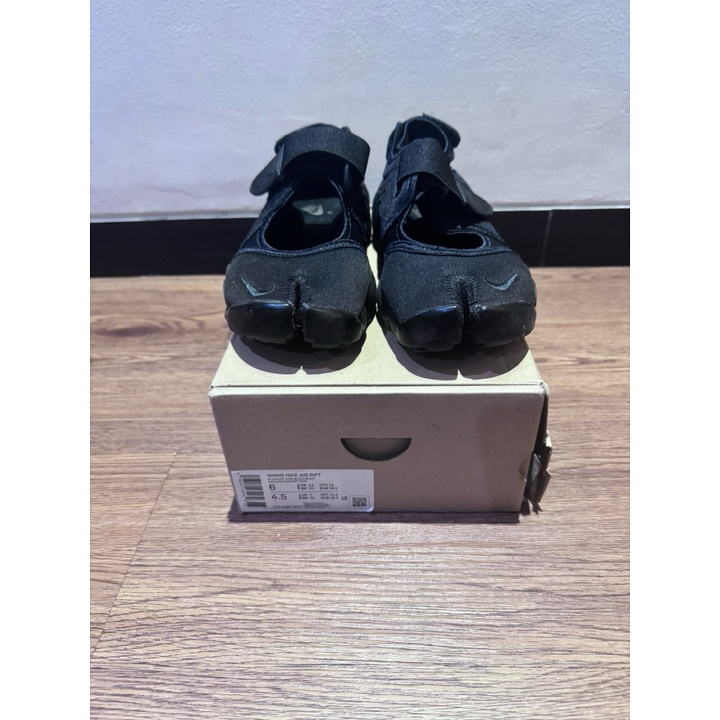 Preloved WMS Nike air rift size 36.5