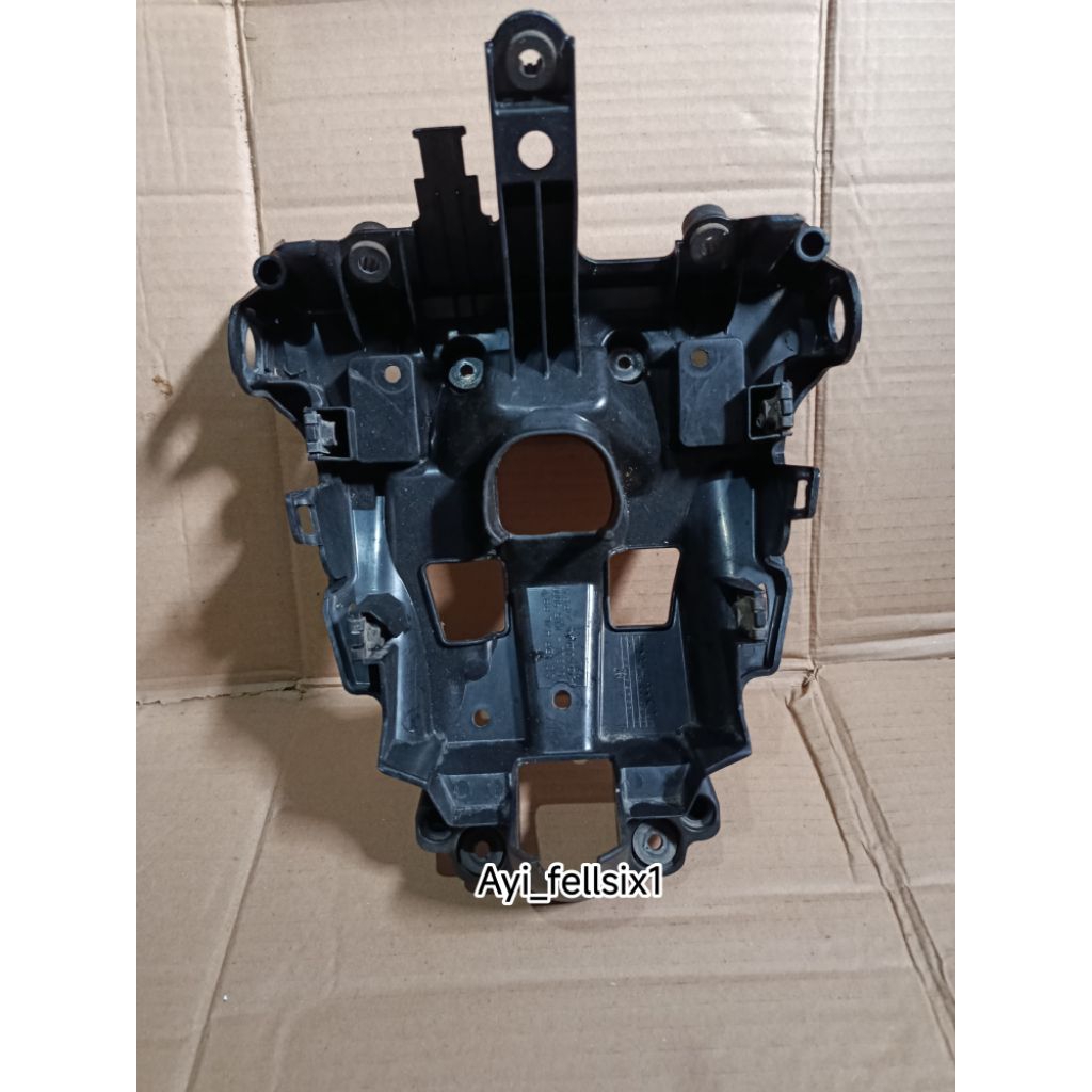 dudukan headlamp lampu depan CB150R old