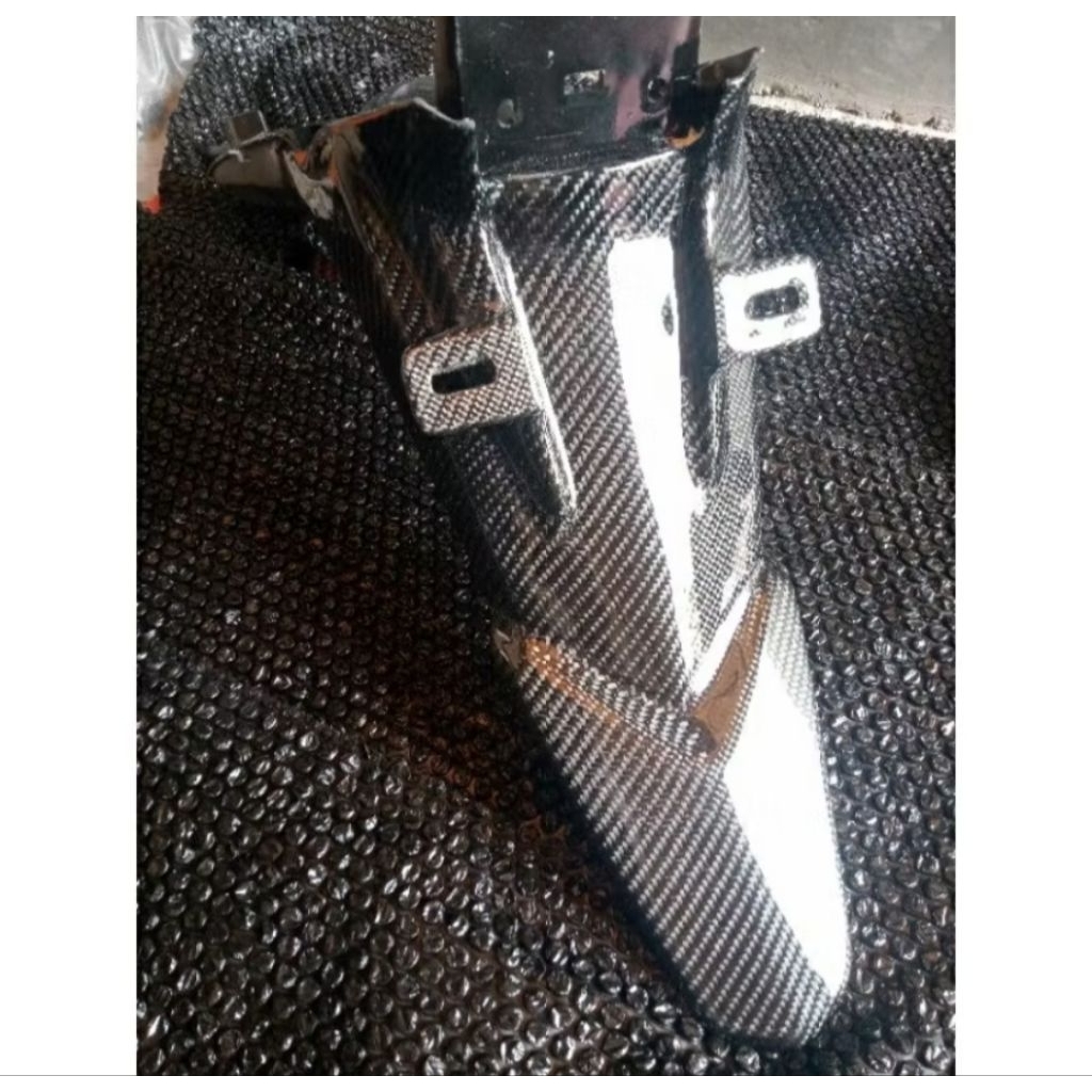 Spakbor belakang nouvo Z carbon kevlar