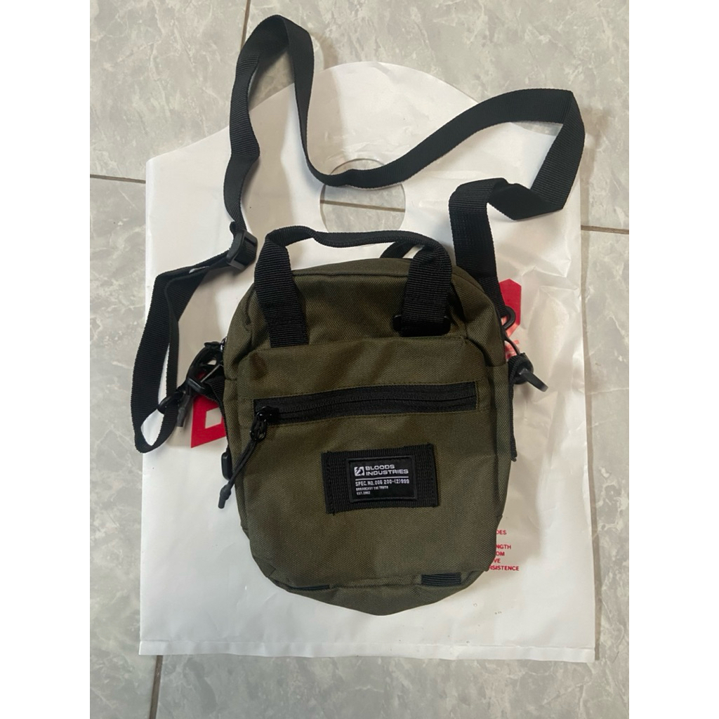 Tas selempang bloods