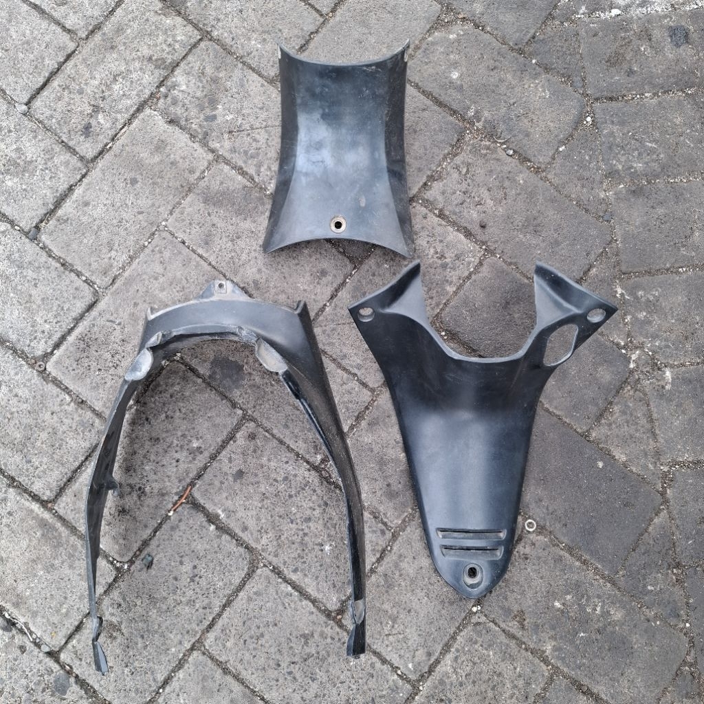 Leksil Tengah Supra X 125 Karbu original Body Tengah Supra X 125 Betmen Kph Cover kunci supra x 125 