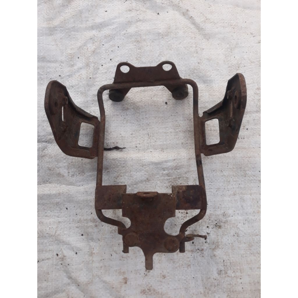 dudukan lampu gl max braket lampu gl max bracket lampu depan gl max