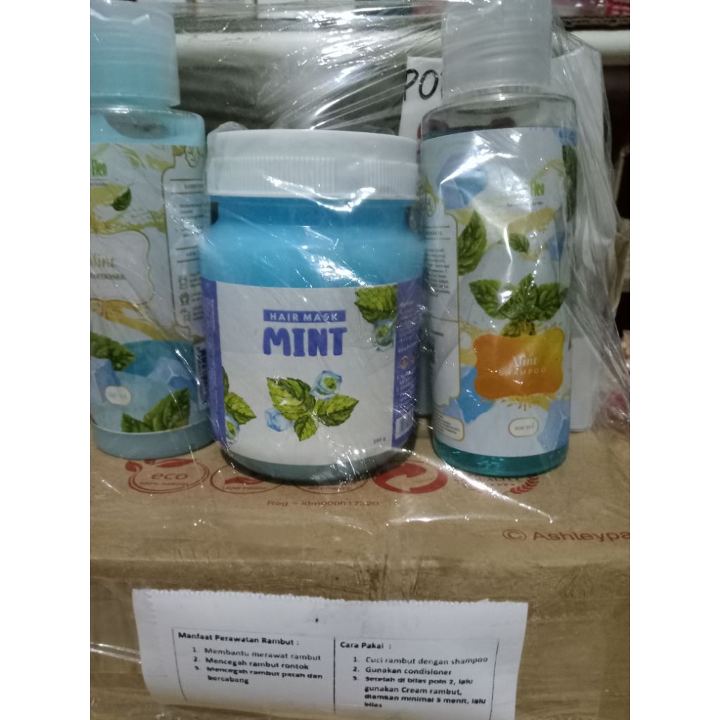 

Hampers/Paket/Parsel harga promo Perawatan Rambut, gratis pouch/tas kecil, isi shampo, conditioner dan hair mask