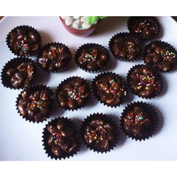 

Coklat Kacang RB Cokies | Terbuat dari Kacang Asli yang di Campur dengan Coklat | Camilan Kumpul
