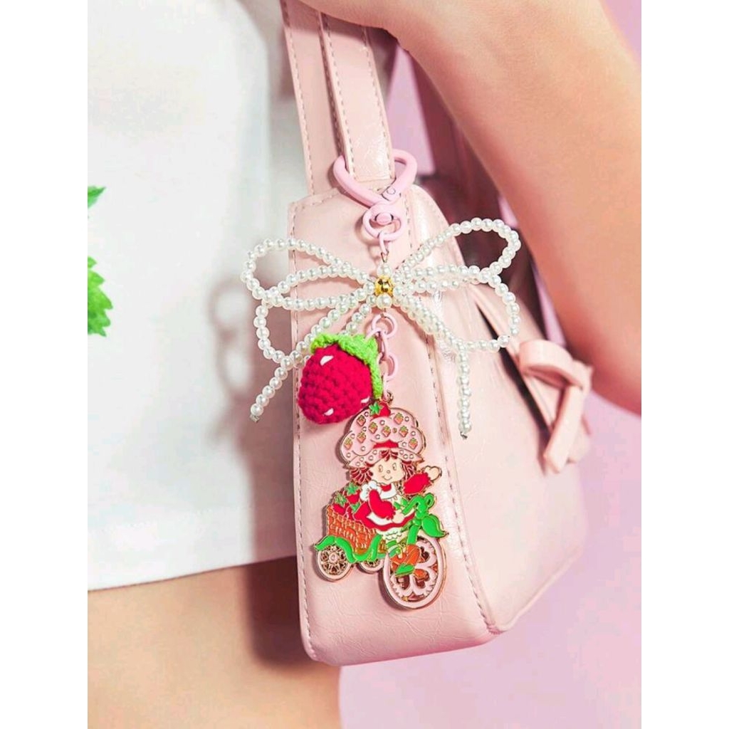 Strawberry Shortcake X SHEIN Handmade Faux Pearl Bow Crochet Strawberry & Alloy Cute Pink Bicycle Ke