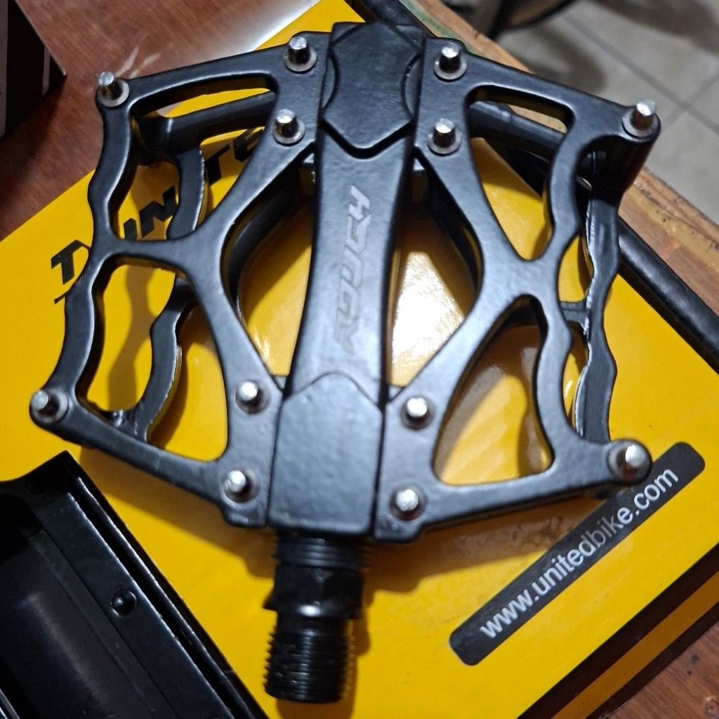 PEDAL SEPEDA GUNUNG UNITED ROUGH ALLOY