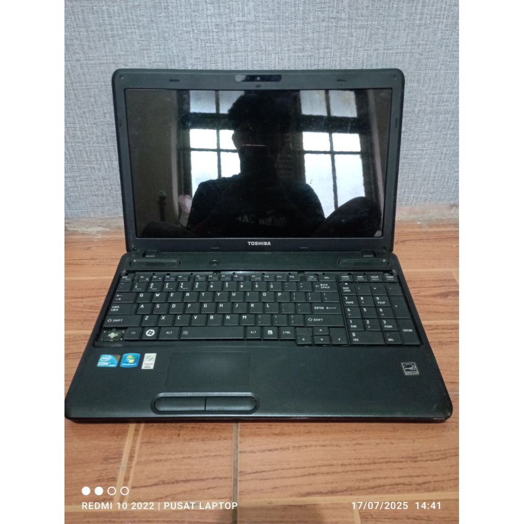 Laptop Toshiba Satellite C660 Core i3 windows 7 Kondisi mati gambling unit Lcd 15in mulus ram 2gb ga