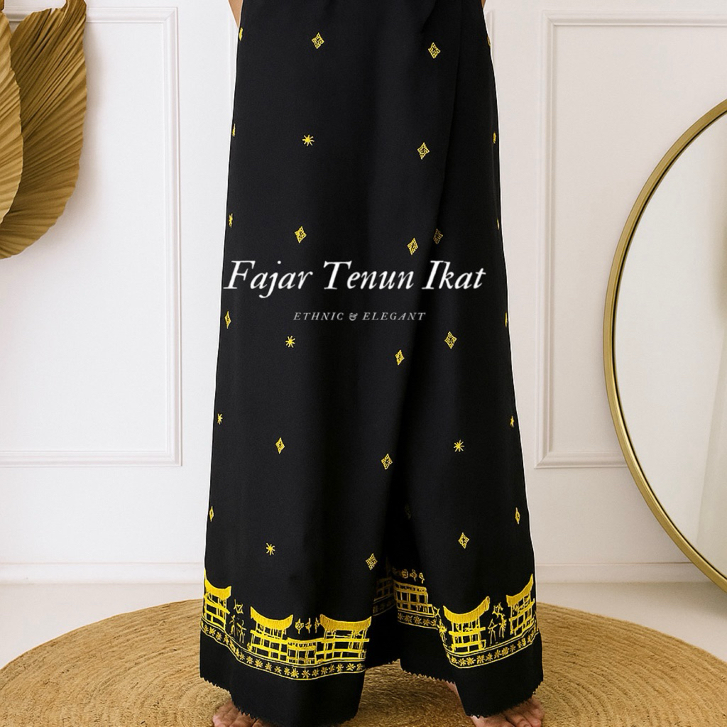 SARUNG TENUN HITAM / SARUNG TENUN TORAJA
