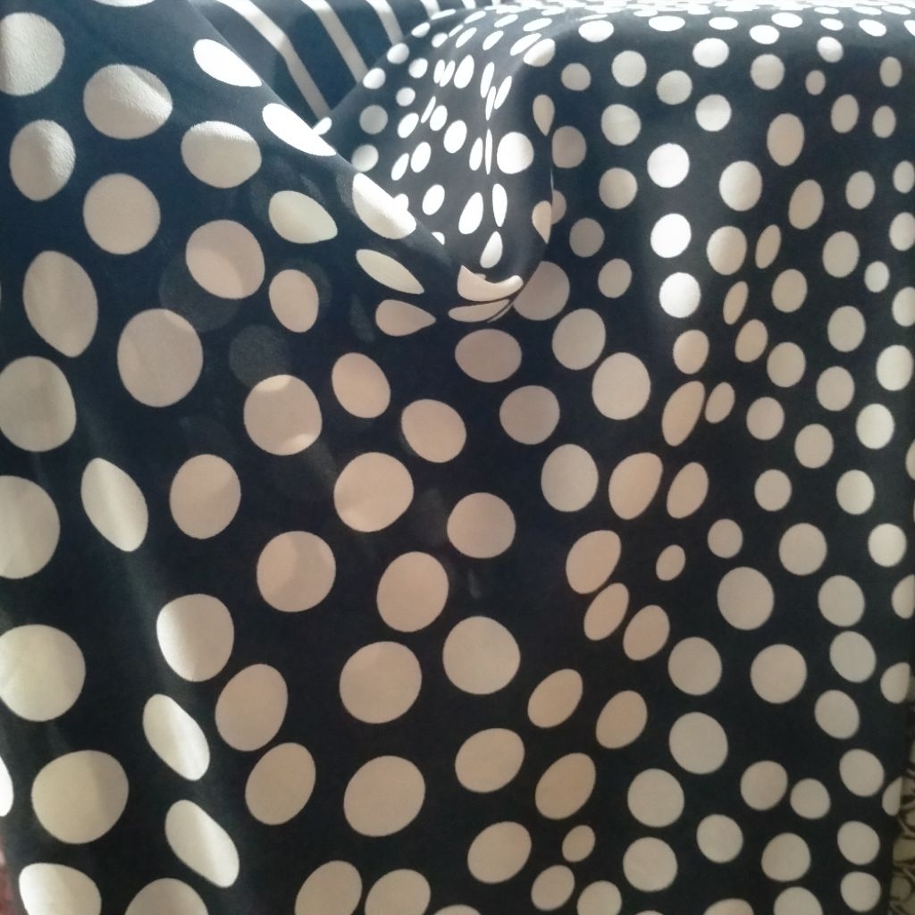 Kain diamond crepe/Kain Diamond/ crepe diamond/kain crepe/kain diamond premium...harga tertera / set